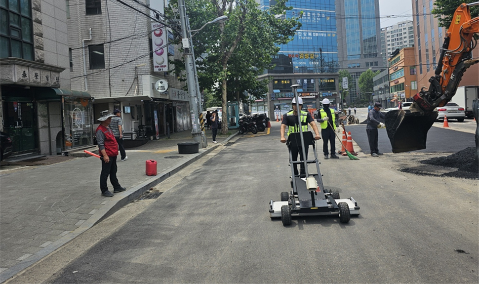 마포구가 공동탐사 작업을 펼치고 있다./사진제공=마포구