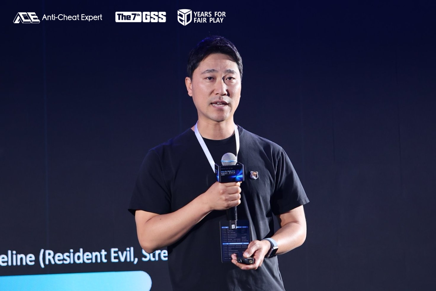 신선호 컴투스플랫폼 글로벌사업팀장이 '위기를 맞은 게임 시장에서 생존 전략'을 주제로 발표하고 있다. / 사진=컴투스홀딩스