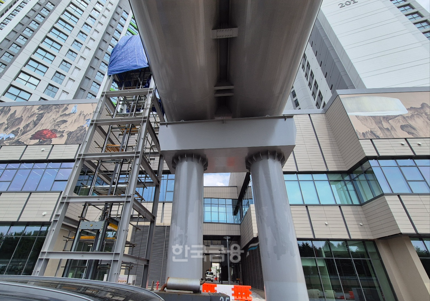 경기 고양시 일산동구 일대 ‘더샾 일산 엘로이’ 시공 현장에서 단지 내 건물과 물리적 연결은 이뤄지지 않을 예정이다. / 사진=한상현 기자