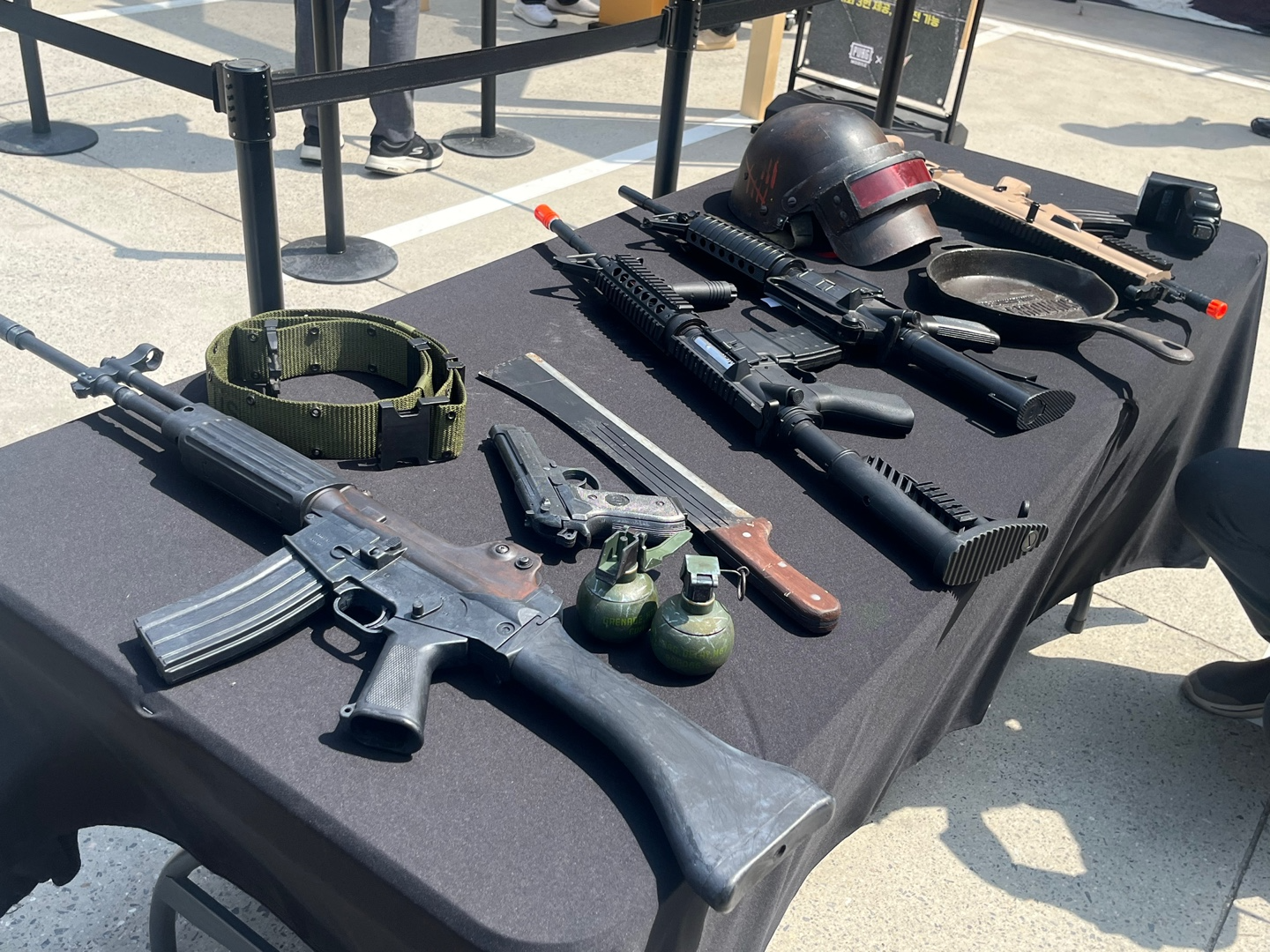 크래프톤이 배틀그라운드 모바일 서비스 7주년을 기념해 펍지 성수에서 팝업스토어를 열었다. 사진은 팝업스토어 오브제 전경. / 사진=정채윤 기자