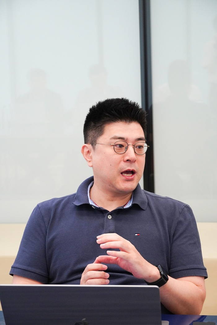 김동선 다키스트 데이즈 총괄 PD가 지난달 30일 본지와의 인터뷰에서 이용자들에게 인정 받는 게임으로 만들고 싶다는 뜻을 전했다. / 사진=NHN