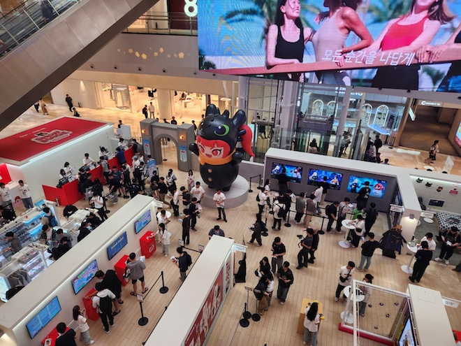 넥슨이 13일 ‘던전앤파이터(이하 던파)’ 공식 팝업스토어 ‘스노우메이지 in 롯데월드타워·몰’을 오픈했다. 사진은 팝업스토어 전경. / 사진=정채윤 기자