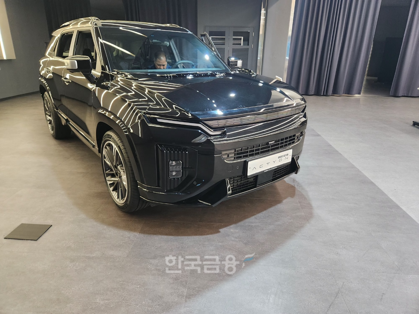 KGM이 17일 KGM FORWARD 행사에서 출시를 예고한 '액티언 하이브리드'. / 사진=김재훈 기자