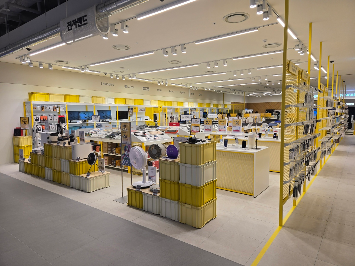 전자랜드가 충북 청주에 신규 오픈했다. /사진제공=전자랜드