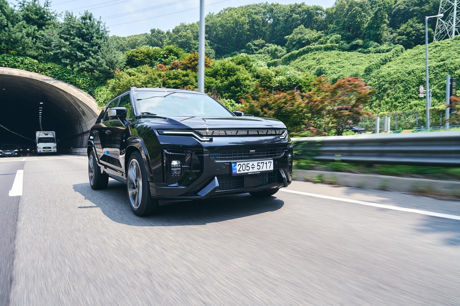 KGM 액티언 하이브리드 주행샷. / 사진=KGM