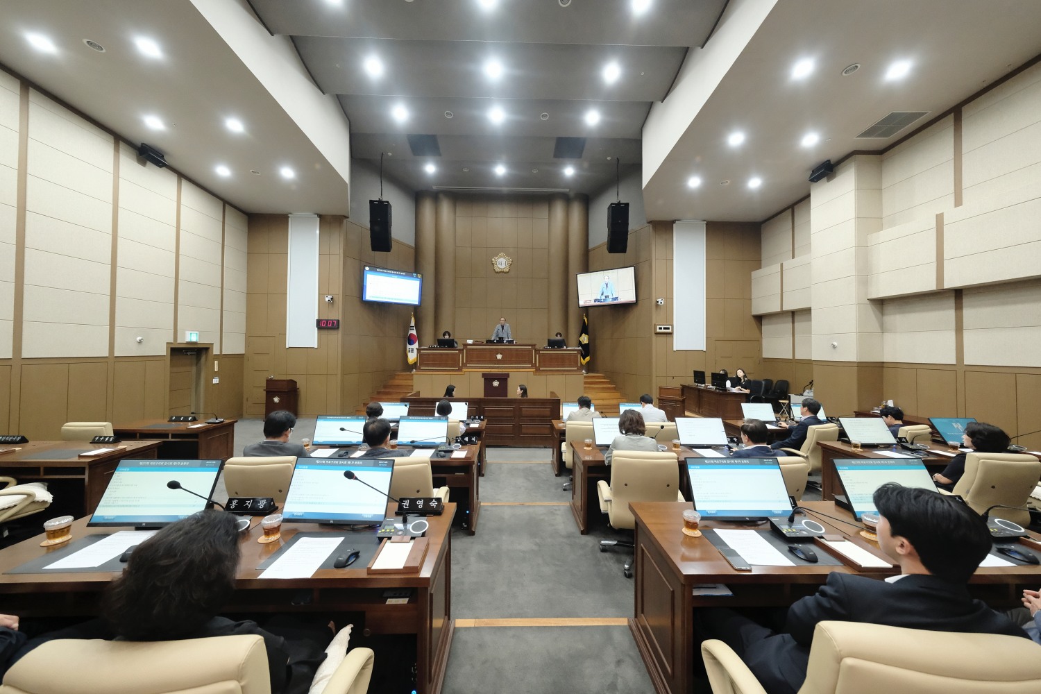 백남환 마포구의회 의장이 본회의를 주재하는 모습./사진제공=마포구의회