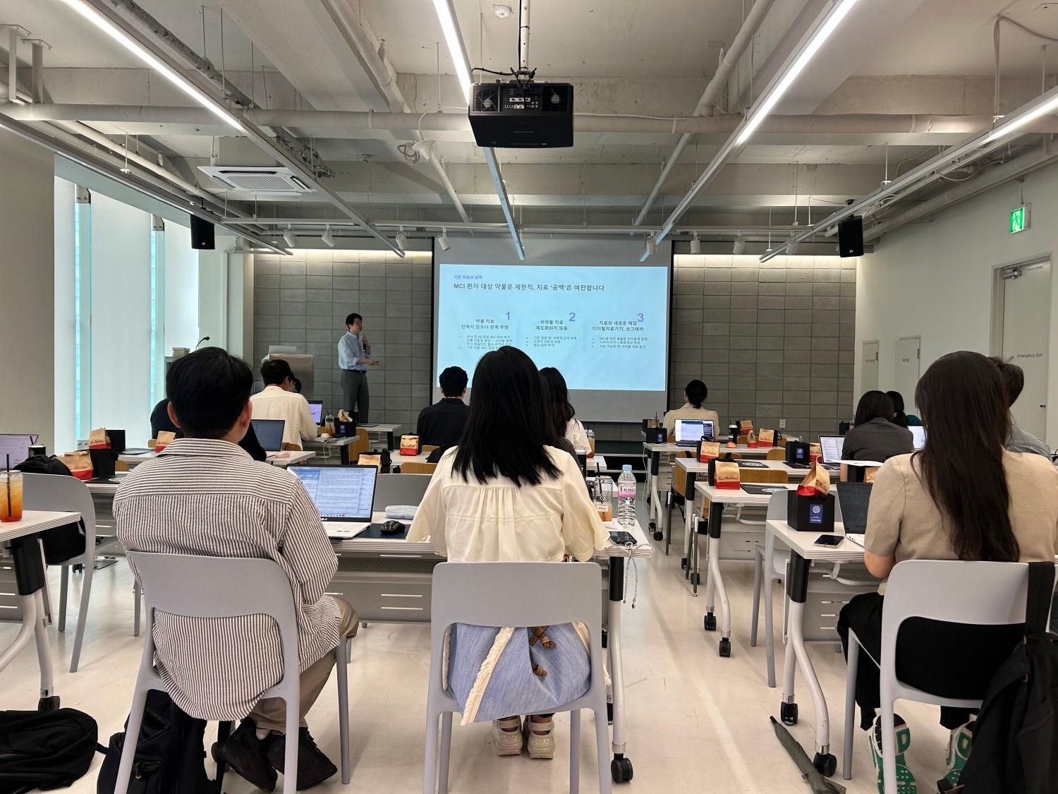 15일 노유헌 이모코그 대표가 서울 강남구 스타트업얼라이언스 엔스페이스에서 열린 카카오벤처스 브라운백 미팅 발표를 진행하고 있다./사진=한국금융신문