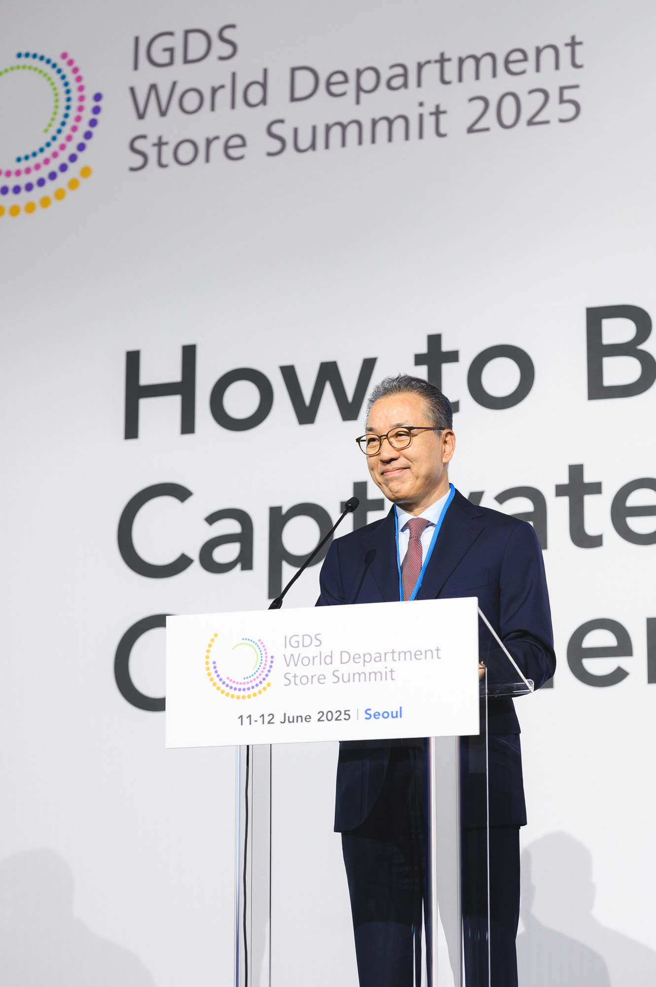 올해 6월 롯데백화점이 IGDS와 함께 공동 주최한 'WDSS 2025'에서 개회사를 하고 있는 정준호 롯데백화점 대표./사진제공=롯데백화점