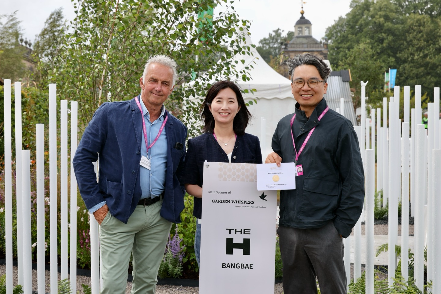 현대건설은 지난 16일부터 5일간 개최된 ‘RHS 플라워쇼 웬트워스 우드하우스 2025’에서 성균관대학교와 공동으로 작업한 ‘정원이 속삭이다(Garden Whispers)’로 실버길트(Silver-gilt) 메달을 수상했다.