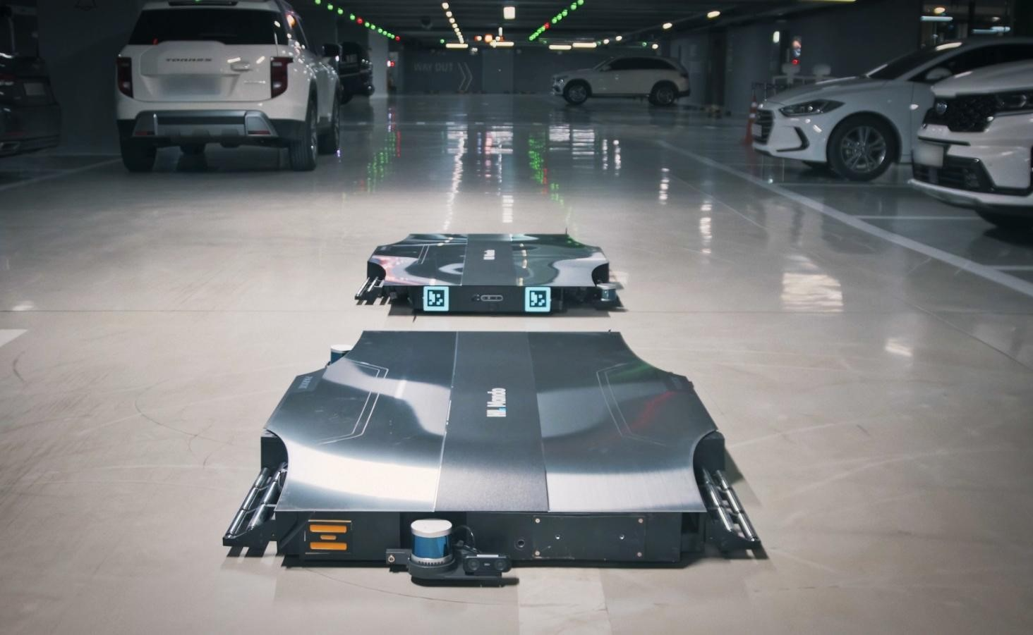 최첨단 AI 기반의 자율주행 주차로봇 ‘파키(parkie)’. /사진제공=HDC현대산업개발