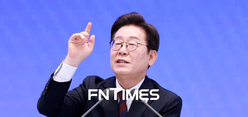 이재명 대통령의 입에 증권주가의 운명이 달렸다. 오는 11일 취임 100일 기자회견에서 주식 양도세 대주주 기준에 대한 대통령의 발언이 예고되자, 그간 부진하던 증권주가 급반등하며 다시 한번 시장의 중심으로 떠올랐다. 사진=한국기자협회