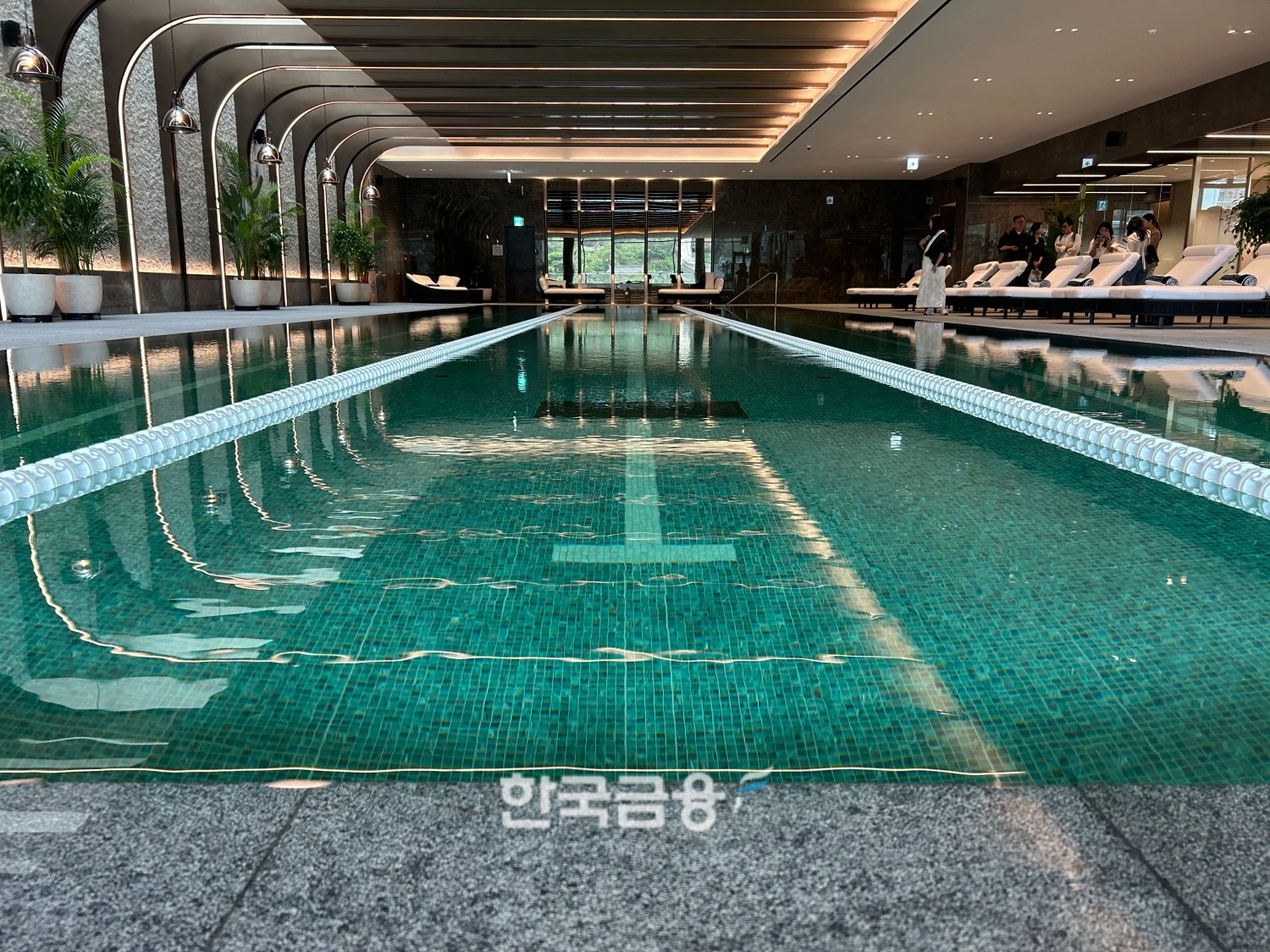 피트니스센터에 있는 실내 수영장. /사진=박슬기 기자