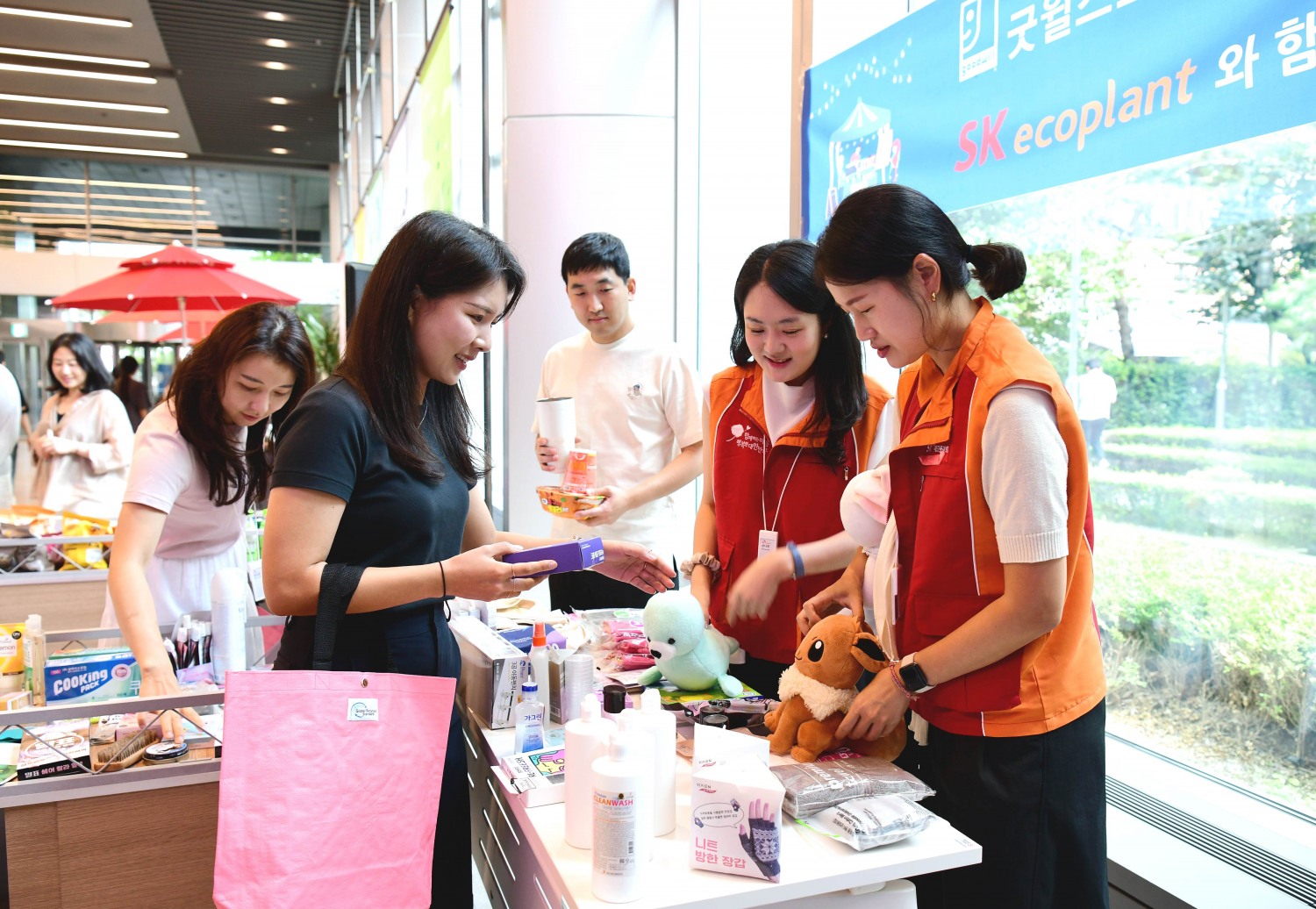 SK에코플랜트 자원순환 기부프로그램 연계 바자회./사진제공=SK에코플랜트.