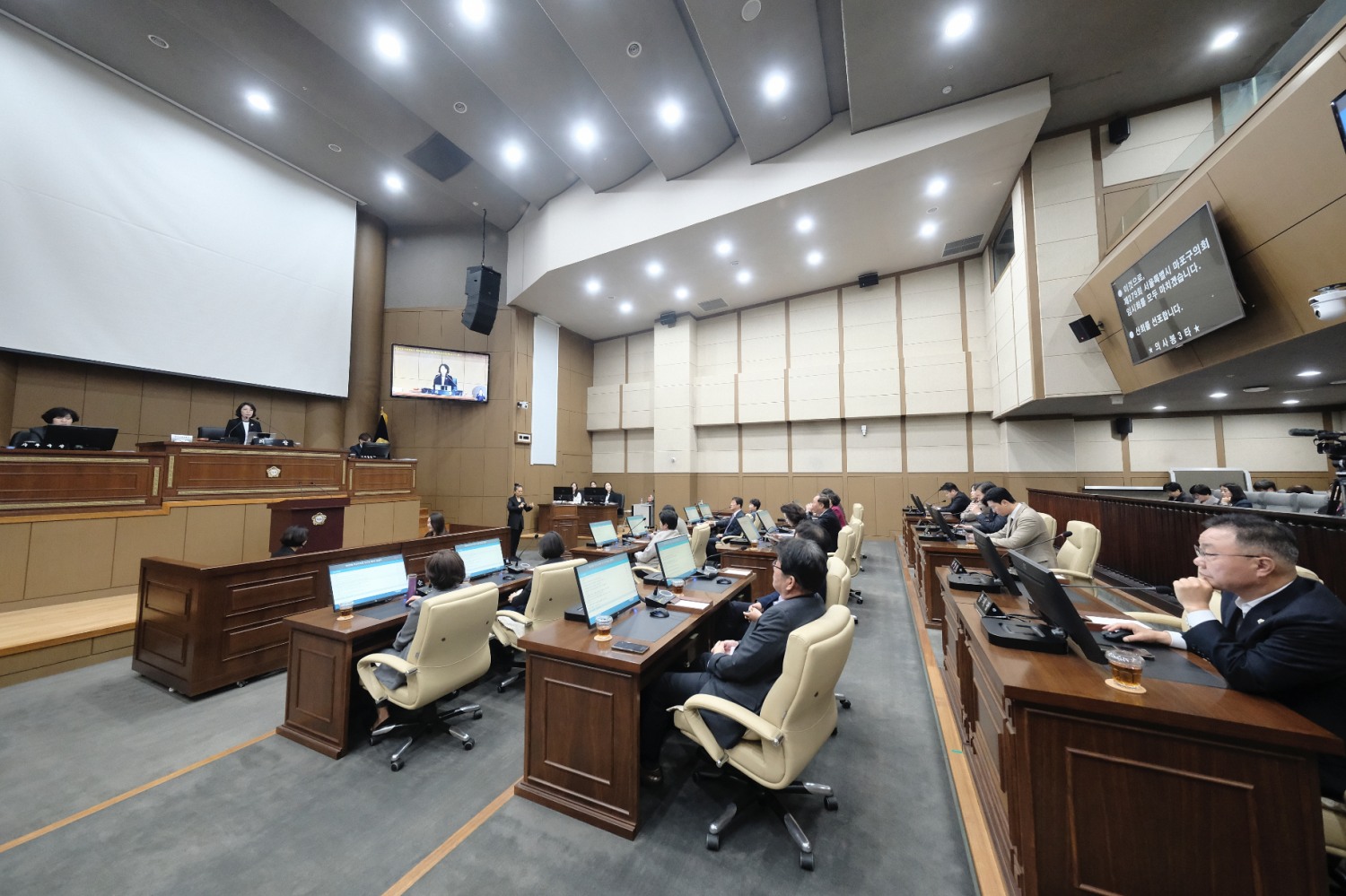 권영숙 마포구의회 부의장이 본회의를 주재하는 모습./사진제공=마포구의회