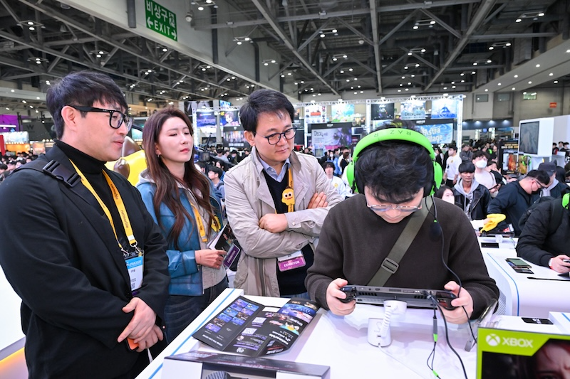 방준혁 넷마블·코웨이 의장이 지난해에 이어 올해에도 ‘지스타’ 현장을 직접 찾았다. / 사진=넷마블