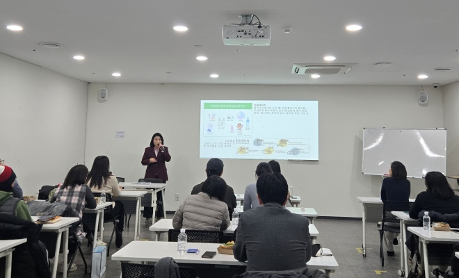 '환경호르몬과 여성질환' 특강을 진행하는 박춘선 서울시의원./서울시의회