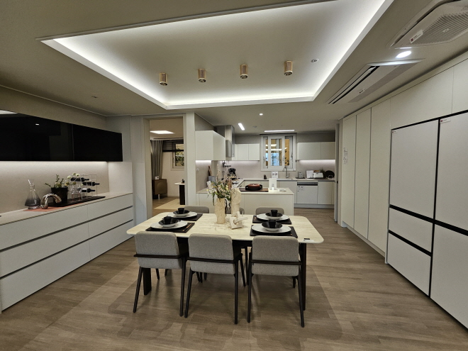 122㎡타입 주방 전경./한국금융신문 조범형 기자