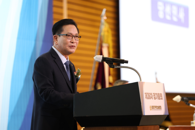 14대 주건협 중앙회장의 당선소감을 말하는 김성은 회장./사진제공=대한주택건설협회