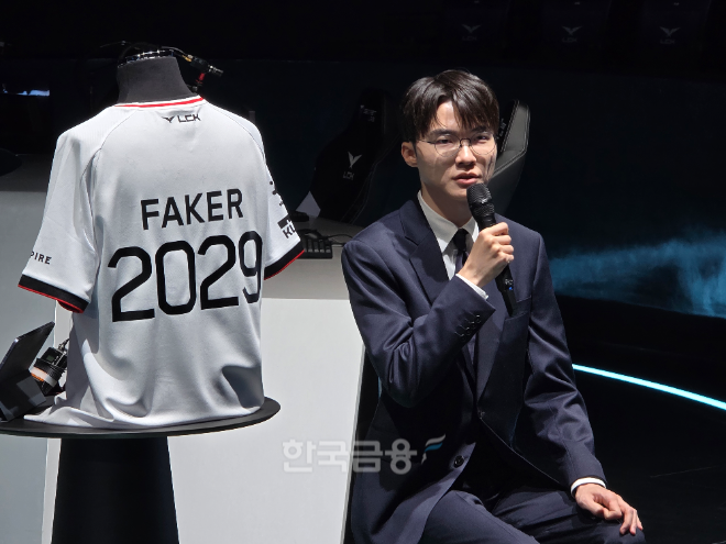 '페이커' 이상혁 선수가 18일 종각 롤파크에서 진행된 미디어 간담회에서 취재진의 질문에 답하고 있다. / 사진=김재훈 기자