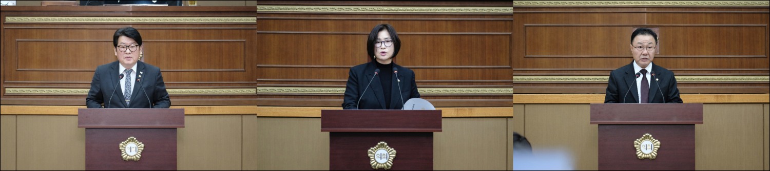 왼쪽부터 강동오, 최은하, 홍지광 의원이 펼치는 모습./사진제공=마포구의회