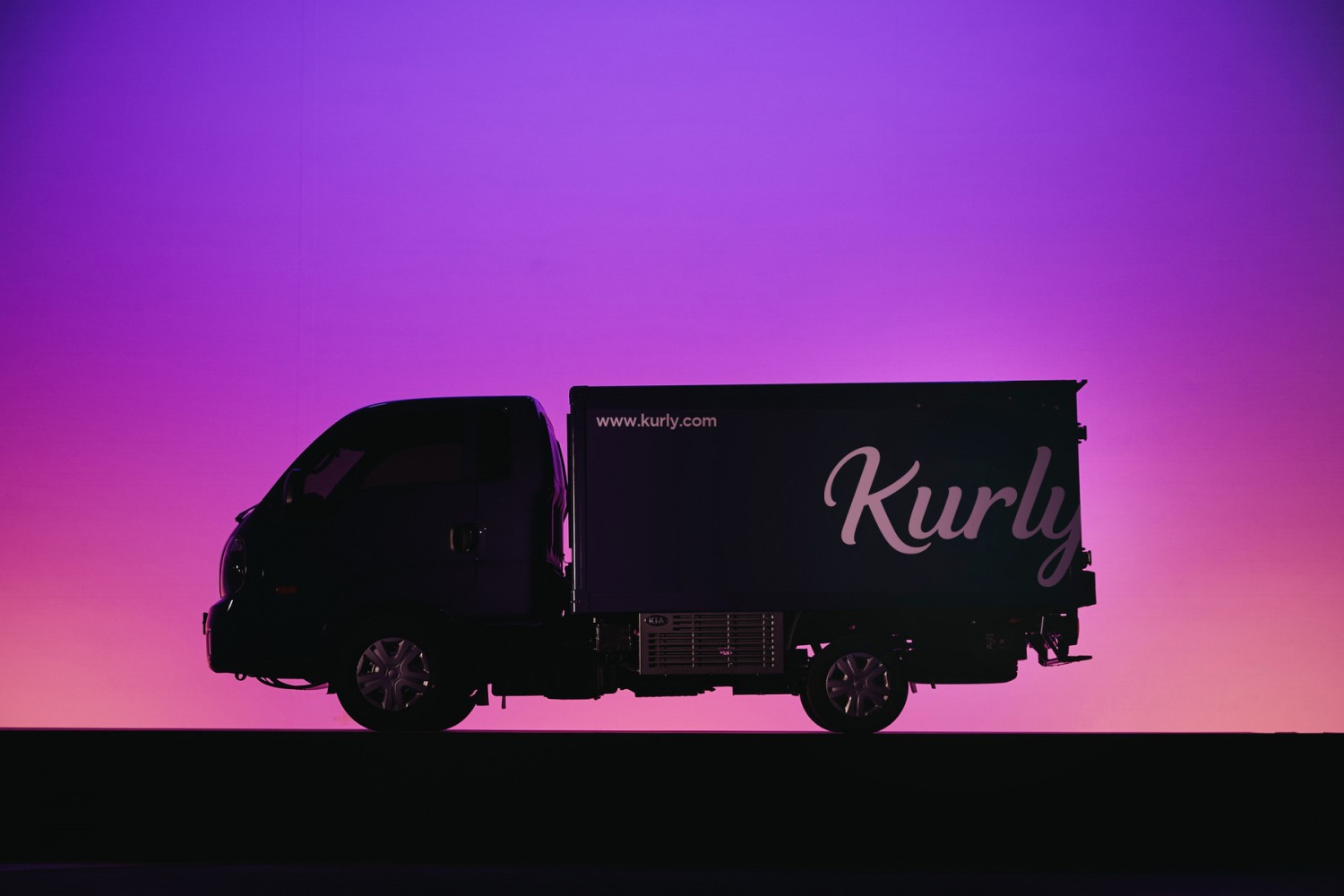 대형마트에 대한 새벽배송 규제가 풀릴 예정이다. /사진제공=컬리