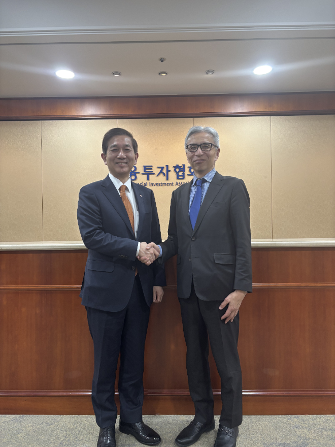 황성엽 금융투자협회장은 9일 협회에서 일본 미쓰이스미토모 트러스트(SuMi Trust) 그룹의 히시다 요시오 글로벌 자산운용 총괄과 만나 한·일 금융투자업계 간 교류 확대와 협력 방안을 논의했다. / 사진제공= 금융투자협회(2026.02.10)