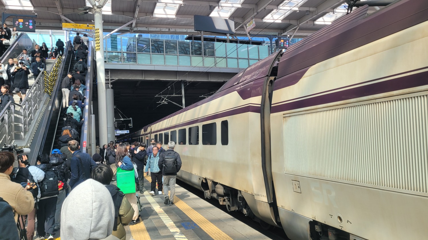 서울행 SRT탑승객들이 하차하고 있다./사진=주현태 기자