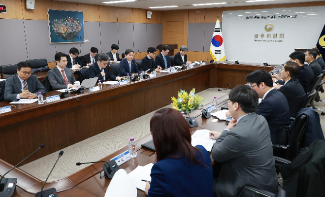 이억원 금융위원장이 4일 오전 서울 종로구 정부서울청사에서 토큰증권 제도·인프라 세부설계를 위해 개최한 민·관 합동 토큰증권 협의체 킥오프(Kick-off) 회의에서 정부·유관기관·민간전문가 등과 전문성과 현장의 목소리를 공유하고, 토큰증권 제도화의 3대 정책 방향을 제시했다. / 사진제공= 금융위원회(2026.03.04)