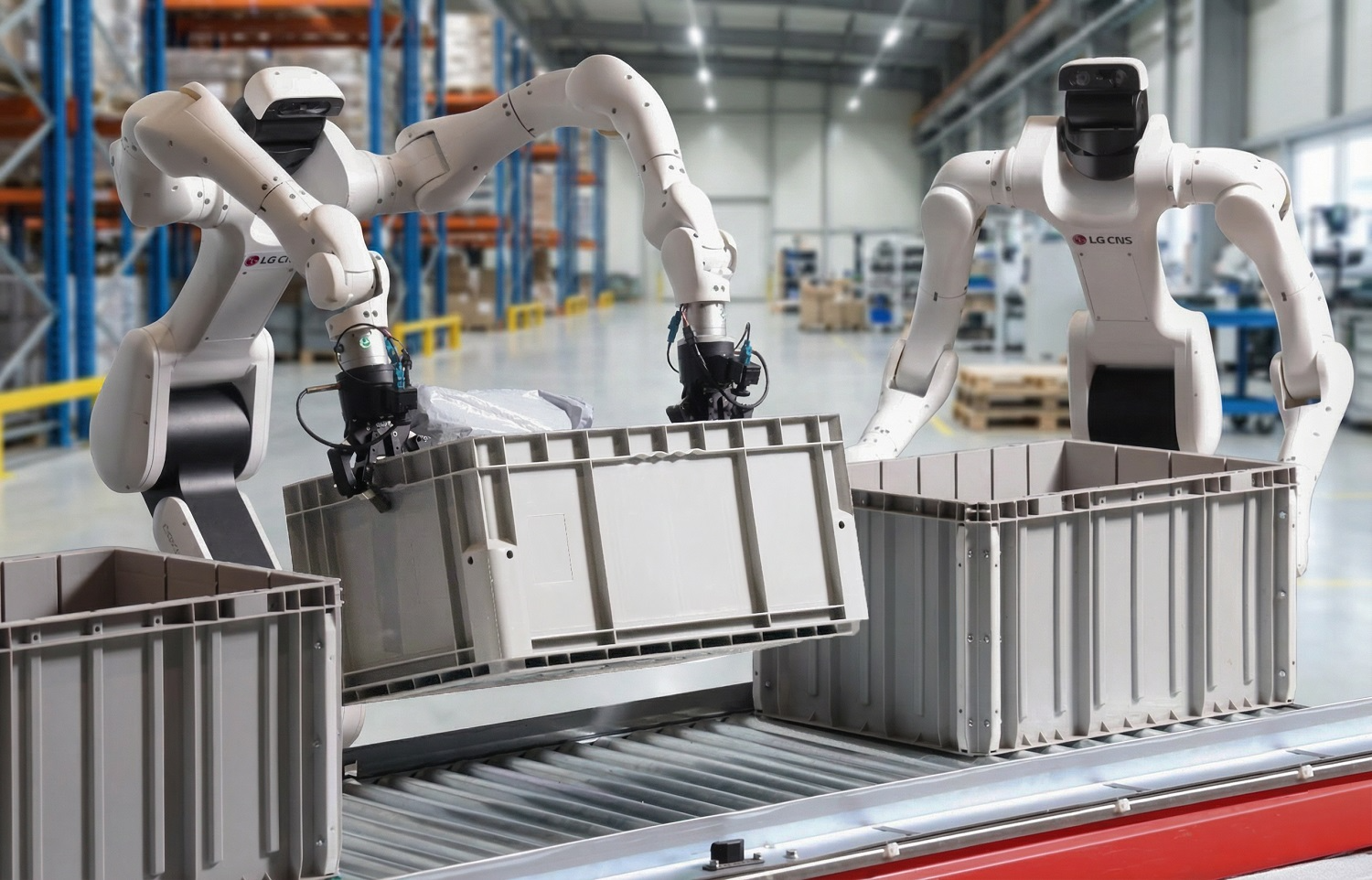 LG CNS가 생성형 AI로 생산한 덱스메이트 휴머노이드 로봇을 산업현장에 투입하기 위해 트레이닝 시키는 모습. /사진=LG CNS