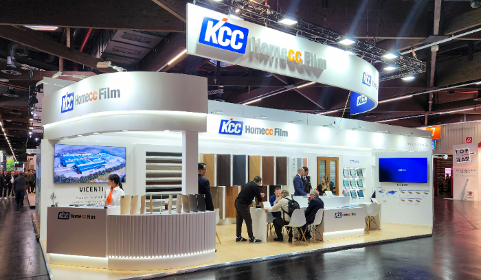독일 뉘른베르크에서 열리는 '펜스터바우 프론탈레 2026' 전시회에 마련된 홈씨씨 부스. /사진제공=KCC글라스