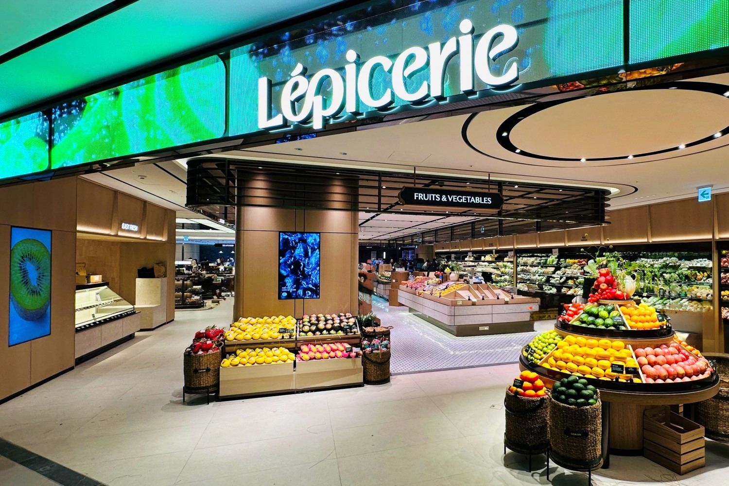 서울시 노원구에 위치한 롯데백화점 노원점 지하 1층에 오픈한 동북 상권 최대 프리미엄 식료품점 '레피세리' 전경. /사진제공=롯데백화점