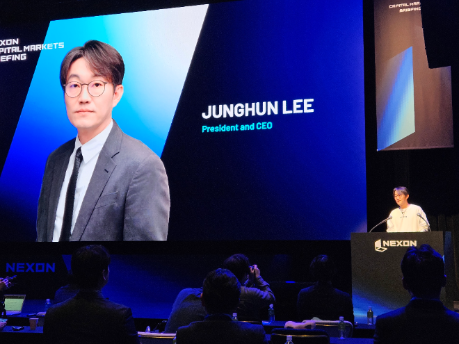 이정헌 넥슨 대표가 31일 일본 CMB 현장에서 사업 전랴글 소개하고 있다. / 사진=게임기자단