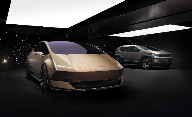 현대차가 중국에서 공개한 현진 전략 콘셉트카 2종. / 사진=현대차
