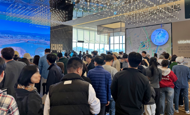 업성 푸르지오 레이크시티 견본주택 내부 전경./사진제공=대우건설