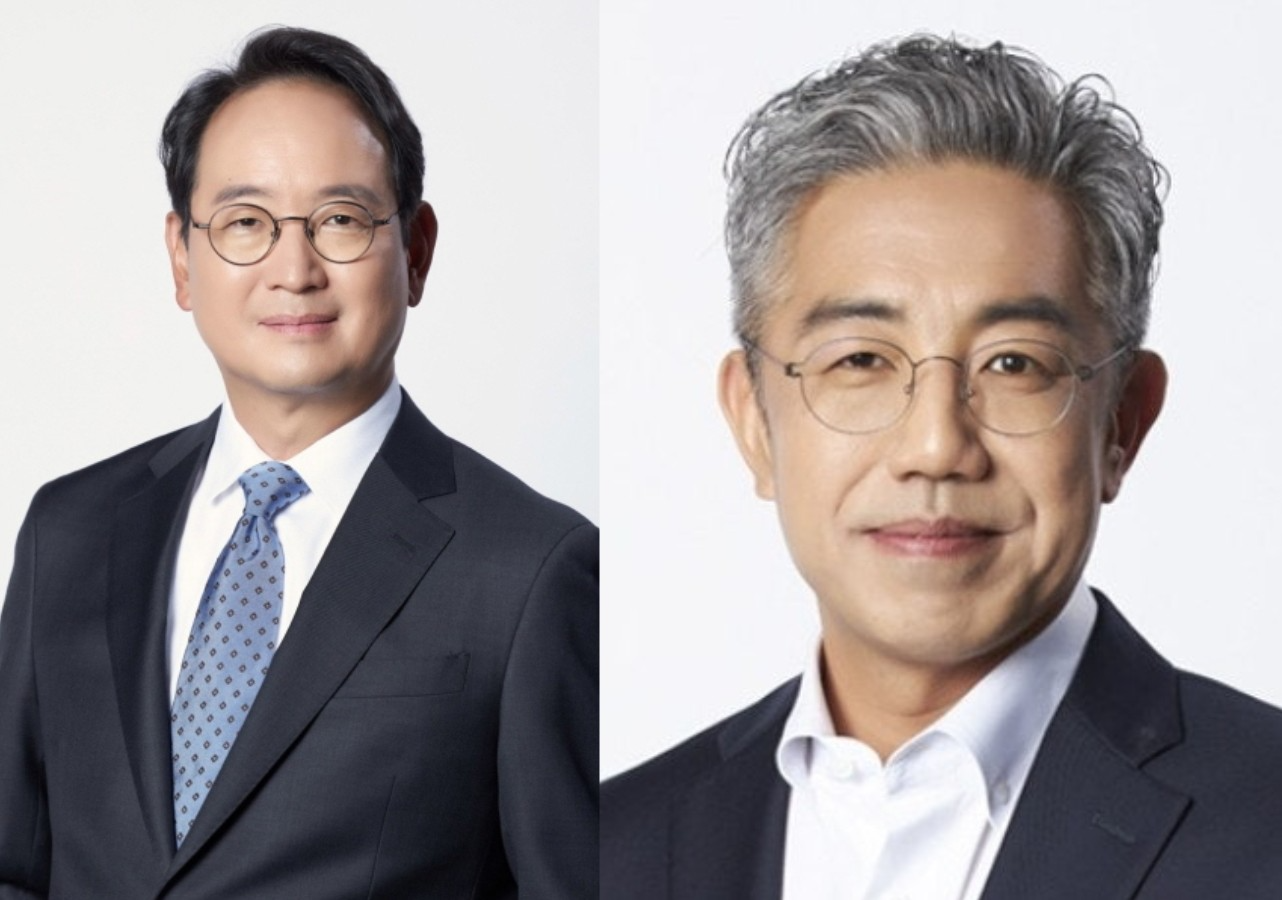 스캇 성철 박(왼쪽), 조덕제 두산밥캣 각자대표. /사진=두산밥캣