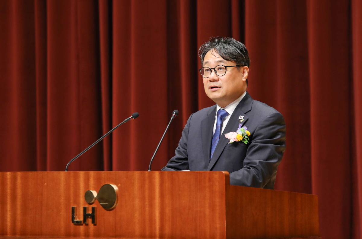 6일 오전 경남 진주 본사에서 임직원들이 참석한 가운데 이성훈 제7대 신임 사장 취임식이 진행되고 있다. /사진제공=LH