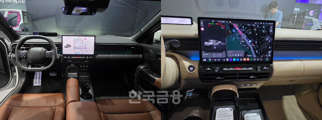 현대차 '디 올 뉴 아반떼' 내부(왼쪽)와 차세대 인포테인먼트 시스템 플레오스 커넥트가 적용된 대화면 디스플레이. / 사진=김재훈 기자