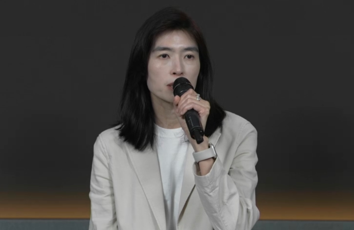 정신아 카카오AI 대표 내정자가 21일 진행된 온라인 기자간담회에서 카카오 인적분할에 대해 설명하고 있다.