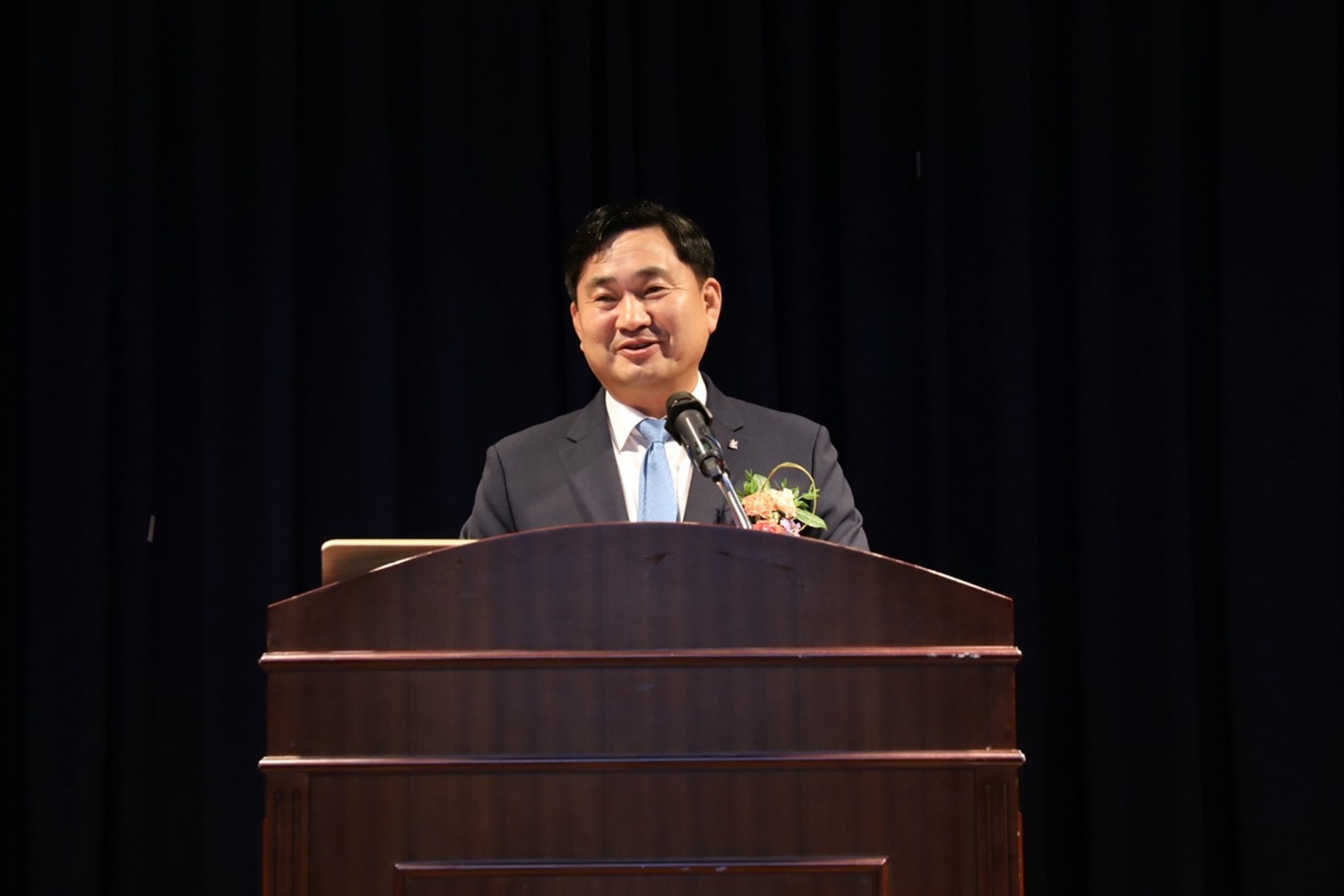 김도균 신임 강원랜드 대표이사가 취임사를 펼치는 모습./사진제공=강원랜드
