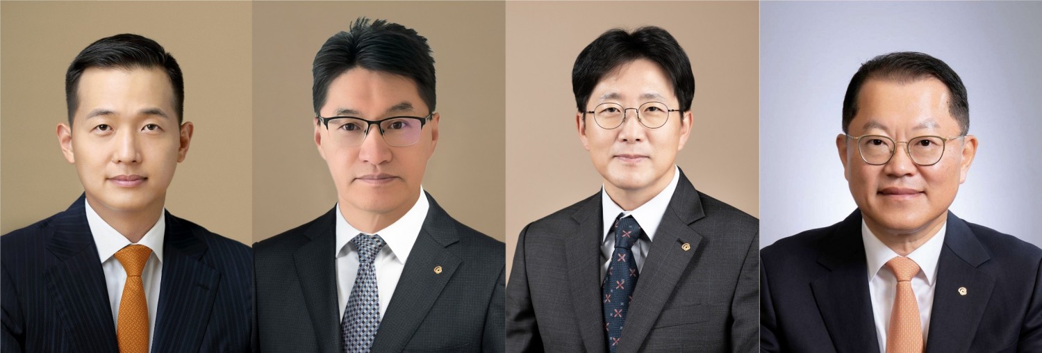(왼쪽부터) 김동관 한화그룹 수석부회장, 이부환 한화에어로스페이스 사업부문 대표, 양기원 한화시스템 대표, 김희철 한화오션 대표. /사진=한화그룹