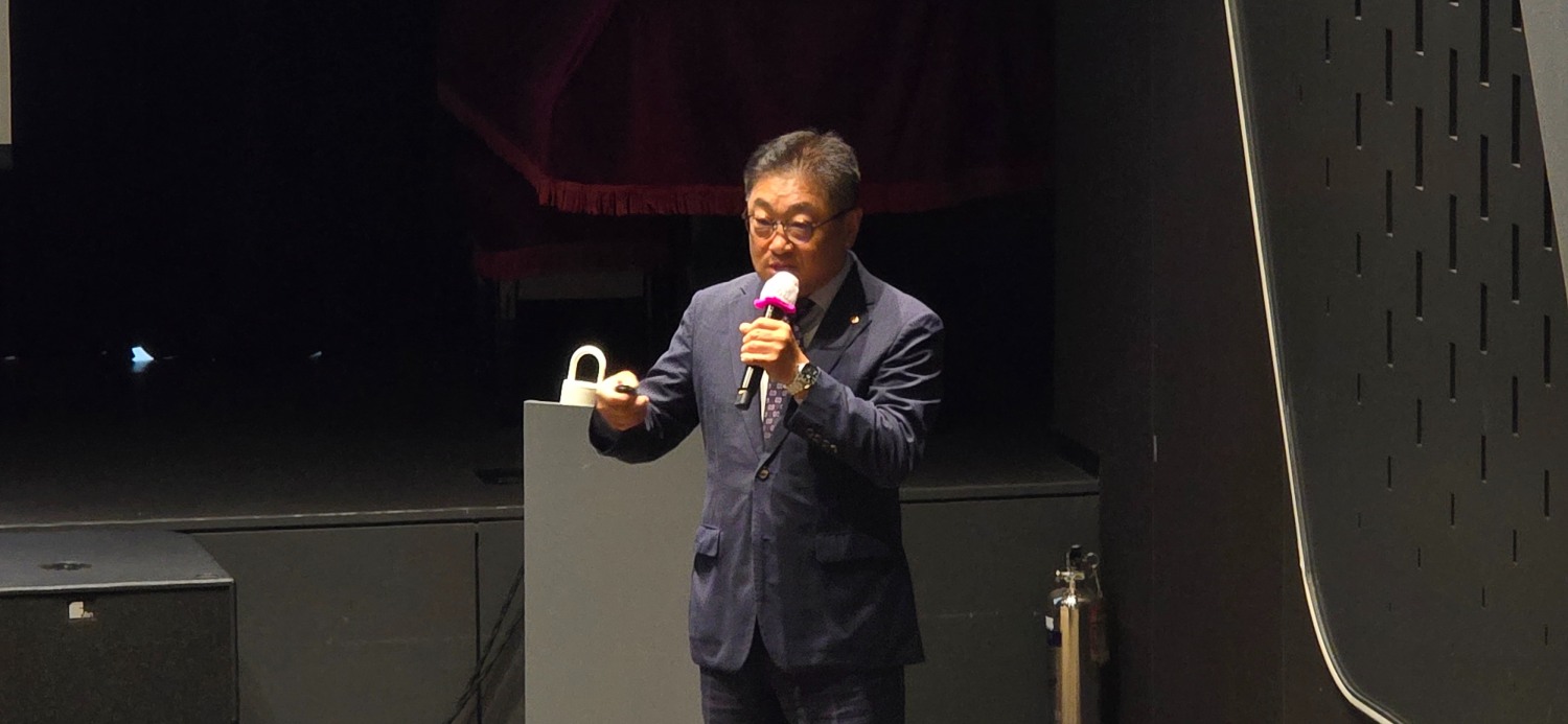 유재열 한화솔루션 큐셀부문 전무가 한화큐셀 전략에 대해 소개하고 있다. /사진=정진아 기자