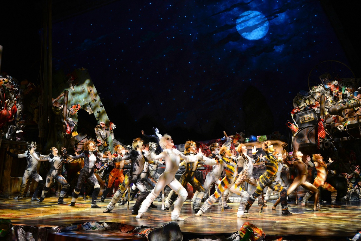 뮤지컬 캣츠 공연 사진.