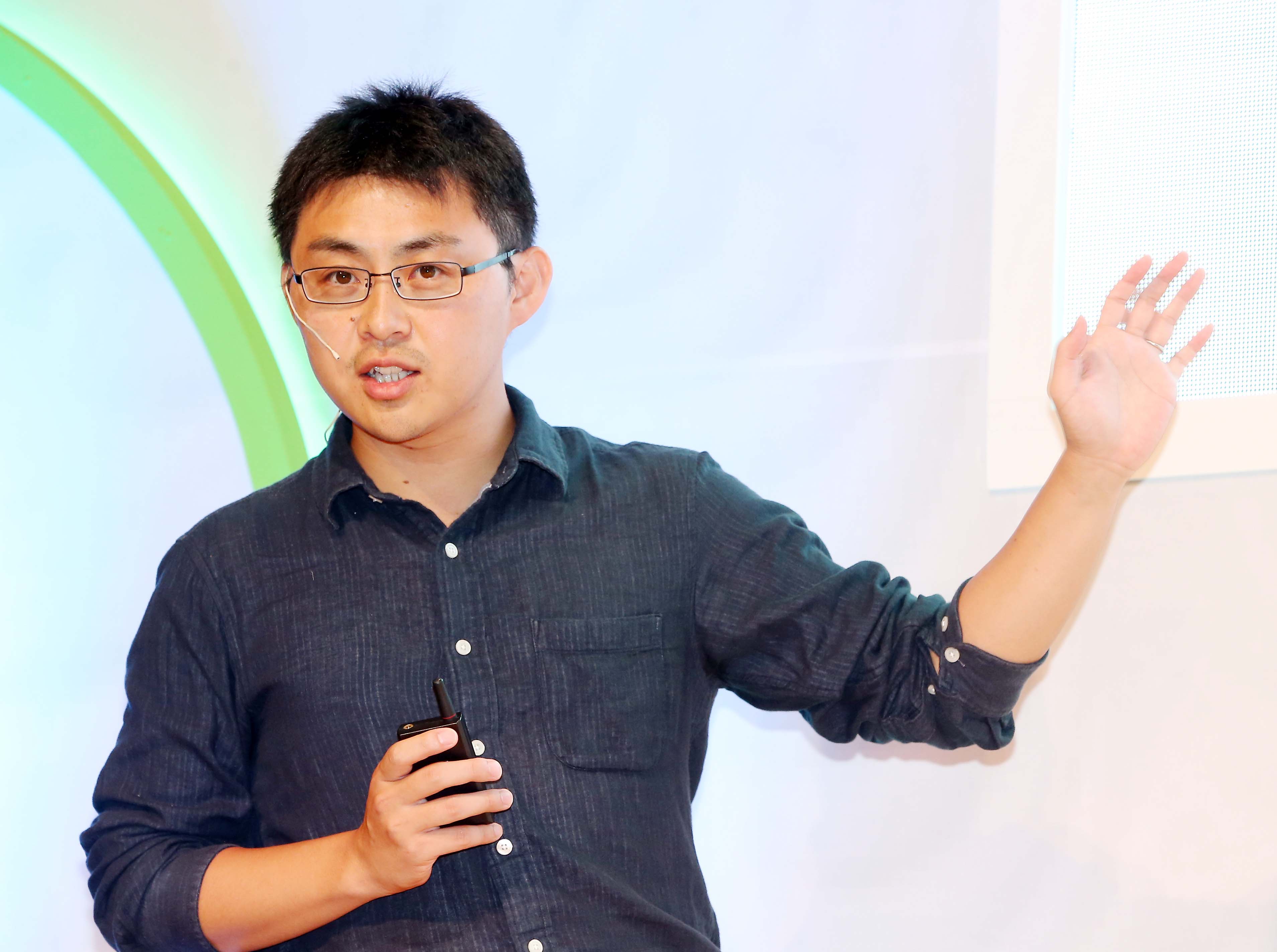 △후지타 다카노리가 생명보험사회공헌위원회가 주최한 토크톤서트에서 강연을 하고 있다/ 사진제공=생명보험사회공헌위원회