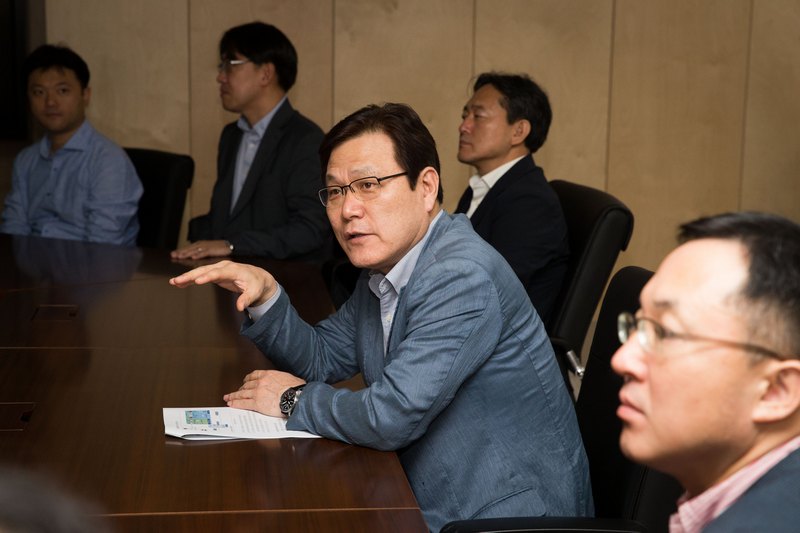 최종구 금융위원장은 1일 금융보안원을 방문해 최근 북한이 탄도 미사일 발사와 6차 핵실험을 단행한 것과 사이버 해킹 등 추가적인 도발에 대한 대응태세를 점검했다./자료=금융위원회