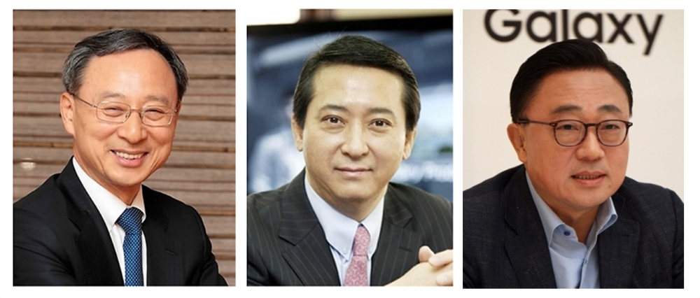 △(왼쪽부터)황창규 KT 회장, 권영수 LG유플러스 부회장, 고동진 삼성전자 무선사업부장(사장)