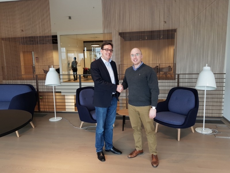 필립 샌드너 프랑크프루트 경영대학 블록체인 센터(FSBC) 센터장(왼쪽)과 제이슨 프렌치 글로스퍼 하이콘팀 이사