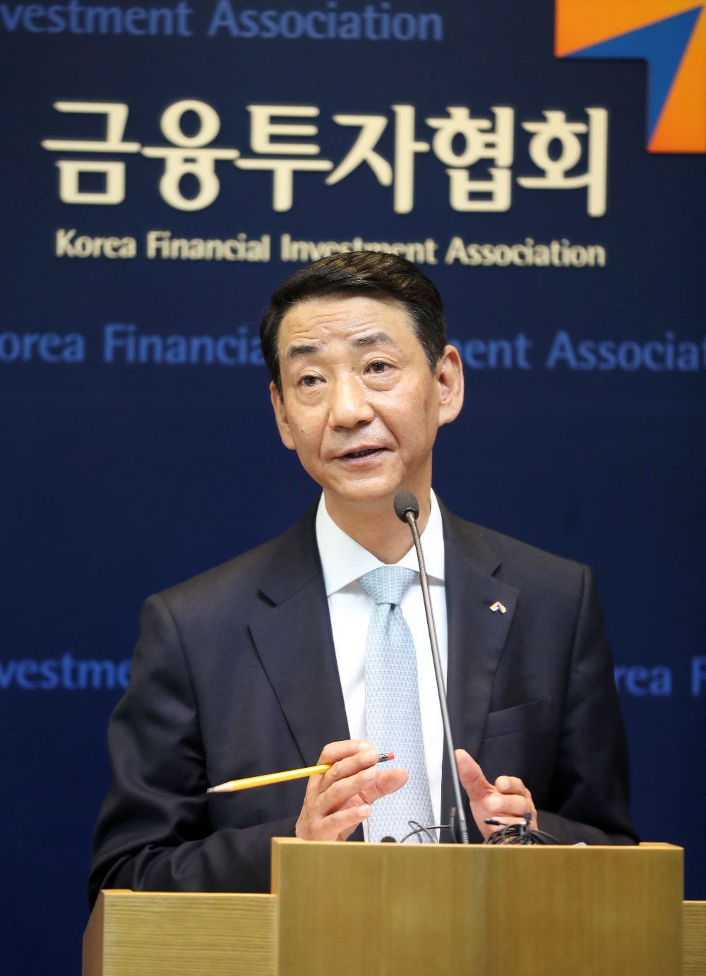 권용원 금융투자협회장이 10일 여의도 금투센터에서 열린 '취임 100일 기념 기자간담회'에서 소회를 밝히고 있다./사진=금융투자협회