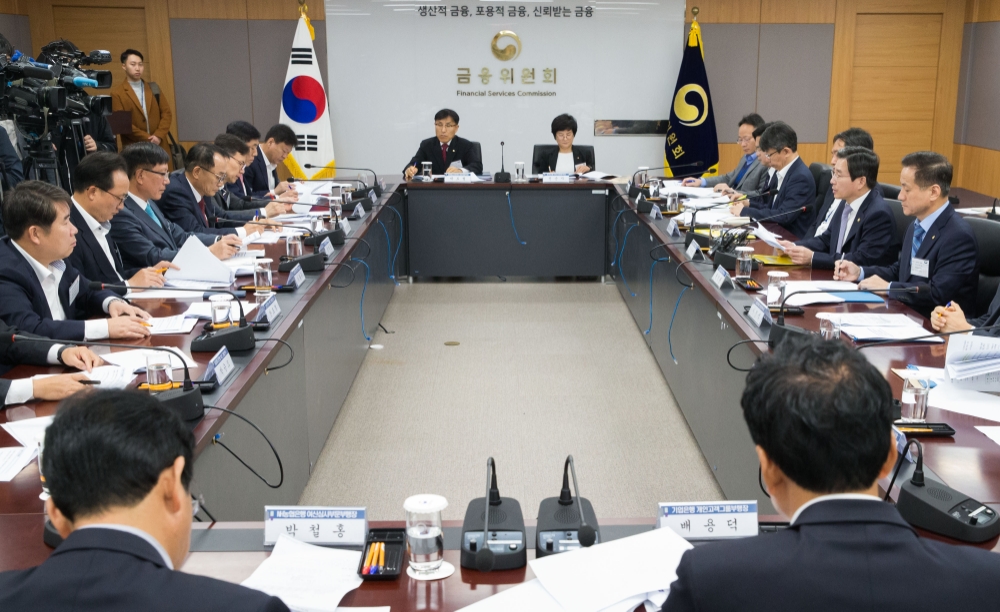 김용범 금융위원회 부위원장은 18일 오전 서울 종로구 정부서울청사에서 가계부채관리점검회의를 열고 9.13 주택시장 안정대책 관련 동향 점검 및 은행권 DSR(총체적상환능력비율) 관리지표 도입방안, RTI(임대업이자상환비율)제도 운영개선방안을 발표했다. / 사진= 금융위원회