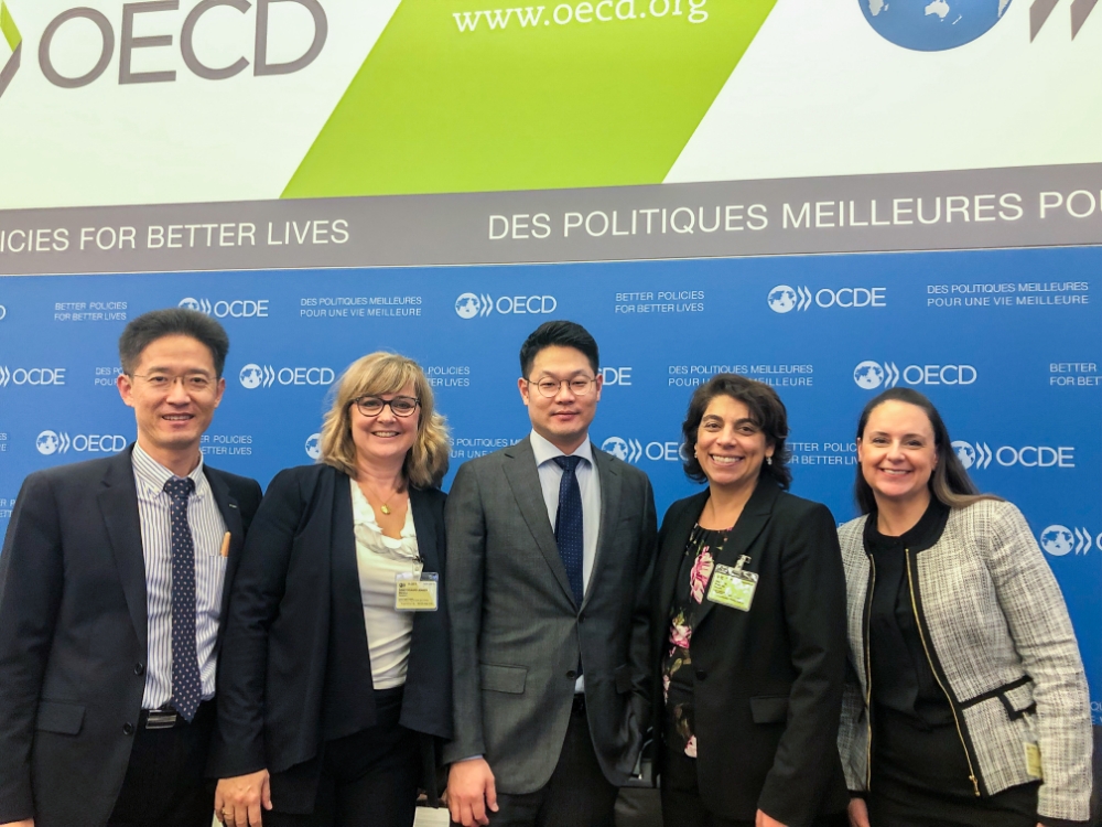 13일(현지시간) 프랑스 파리 OECD 본부에서 개최된 제148차 ECG 정례회의에서 임동준 수출입은행 부부장(사진 가운데)이 ‘환경·사회 전문가회의 의장‘에 선출됐다. / 사진= 수출입은행