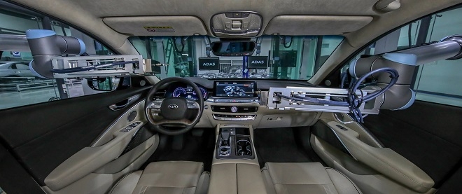 현대∙기아자동차 생산기술개발센터에서 전장집중검사 시스템을 실제 차량에 테스트하는 모습이다. 출처=현대기아차.